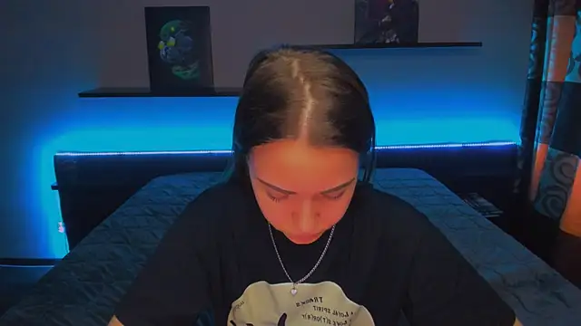 Snapshot of AlexaBarkley chatting on January 17, 6:57 am AlexaBarkley online show from January 17, 6:57 am