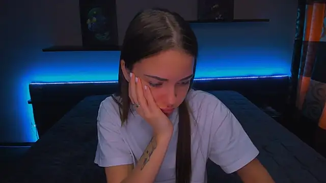 Snapshot of AlexaBarkley chatting on January 21, 6:22 am AlexaBarkley online show from January 21, 6:22 am