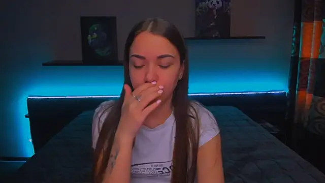 Snapshot of AlexaBarkley chatting on January 28, 3:15 am AlexaBarkley online show from January 28, 3:15 am