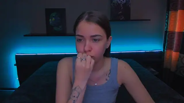 Snapshot of AlexaBarkley chatting on February 4, 6:36 am AlexaBarkley online show from February 4, 6:36 am