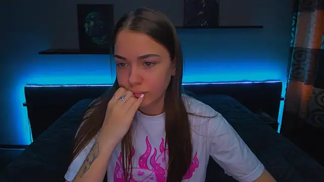 Snapshot of AlexaBarkley chatting on February 10, 3:13 am AlexaBarkley online show from February 10, 3:13 am