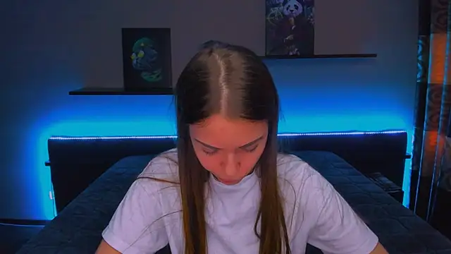 Snapshot of AlexaBarkley chatting on February 11, 6:51 am AlexaBarkley online show from February 11, 6:51 am