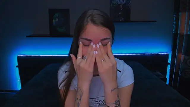 Snapshot of AlexaBarkley chatting on February 13, 3:07 am AlexaBarkley online show from February 13, 3:07 am