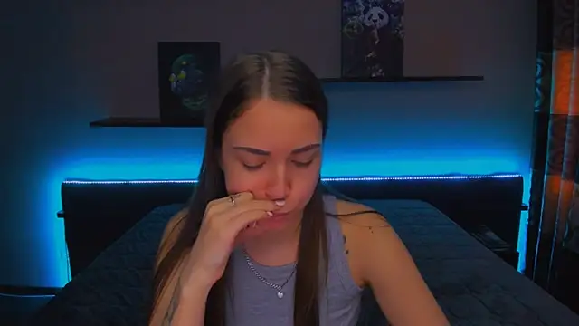 Snapshot of AlexaBarkley chatting on February 17, 6:31 am AlexaBarkley online show from February 17, 6:31 am