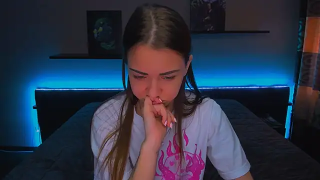 Snapshot of AlexaBarkley chatting on February 20, 6:17 am AlexaBarkley online show from February 20, 6:17 am