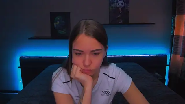 Snapshot of AlexaBarkley chatting on February 21, 6:29 am AlexaBarkley online show from February 21, 6:29 am