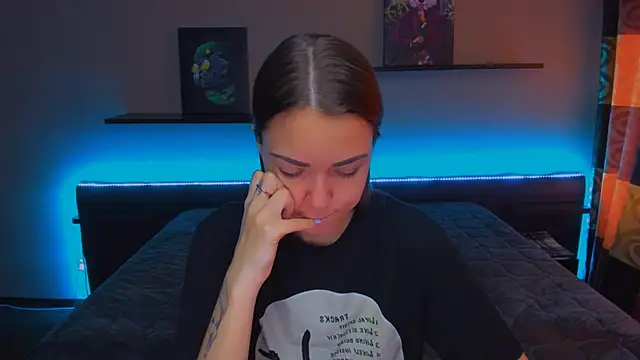 Snapshot of AlexaBarkley chatting on March 4, 3:22 am AlexaBarkley online show from March 4, 3:22 am