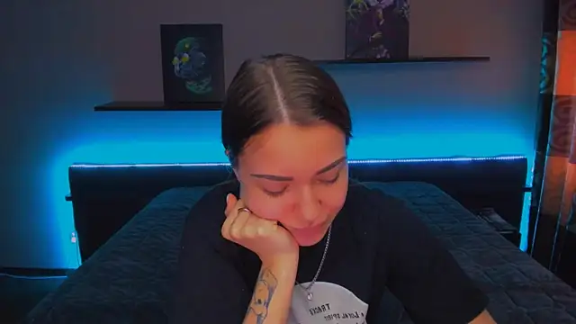 Snapshot of AlexaBarkley chatting on March 4, 6:26 am AlexaBarkley online show from March 4, 6:26 am