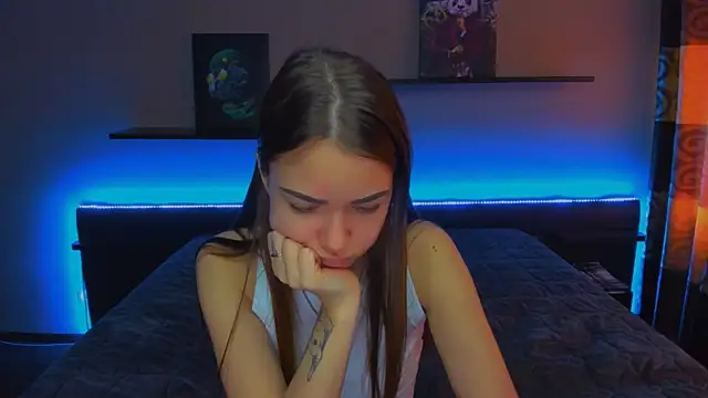 Snapshot of AlexaBarkley chatting on March 6, 3:24 am AlexaBarkley online show from March 6, 3:24 am