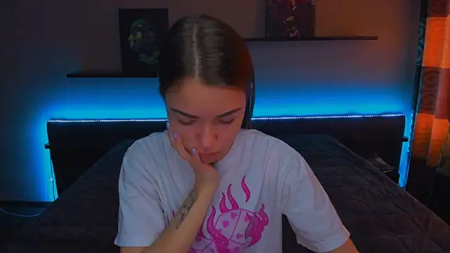 Snapshot of AlexaBarkley chatting on March 12, 3:13 am AlexaBarkley online show from March 12, 3:13 am