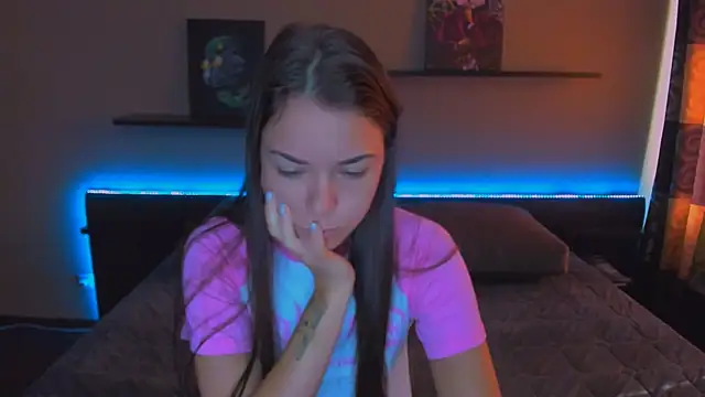 Snapshot of AlexaBarkley chatting on September 16, 12:33 am AlexaBarkley online show from September 16, 12:33 am