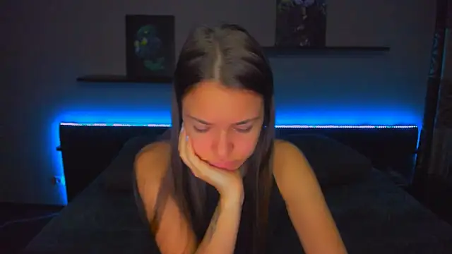 Snapshot of AlexaBarkley chatting on October 22, 12:22 am AlexaBarkley online show from October 22, 12:22 am