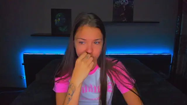 Snapshot of AlexaBarkley chatting on October 23, 12:10 am AlexaBarkley online show from October 23, 12:10 am