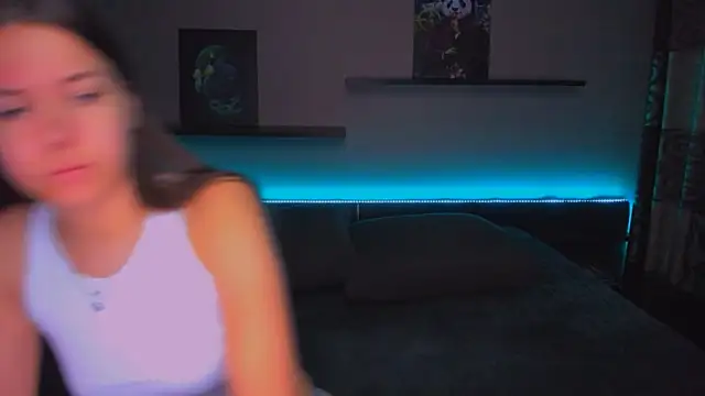 Snapshot of AlexaBarkley chatting on November 10, 12:20 am AlexaBarkley online show from November 10, 12:20 am