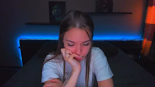 AlexaBarkley online show from April 22, 12:57 am