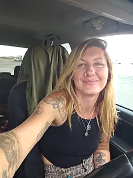 SheIsSomething online show from November 14, 11:46 pm