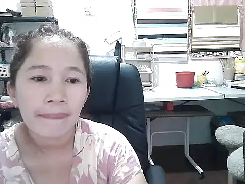 Snapshot of Alexiadreamer chatting on April 6, 3:35 pm Alexiadreamer online show from April 6, 3:35 pm