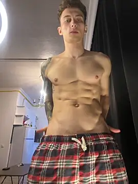 Snapshot of mark_streemm chatting on December 14, 5:18 am mark streemm online show from December 14, 5:18 am