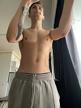 Snapshot of mark_streemm chatting on December 17, 6:02 am mark streemm online show from December 17, 6:02 am