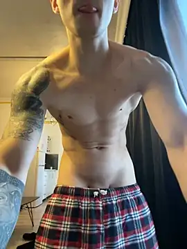 Snapshot of mark_streemm chatting on December 29, 6:14 am mark streemm online show from December 29, 6:14 am