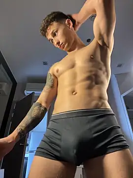 Snapshot of mark_streemm chatting on February 26, 5:20 am mark streemm online show from February 26, 5:20 am