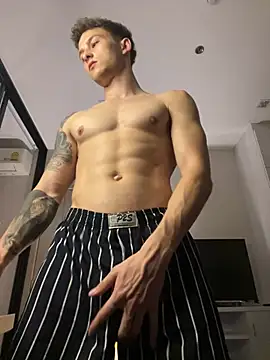 Snapshot of mark_streemm chatting on March 20, 2:21 pm mark streemm online show from March 20, 2:21 pm