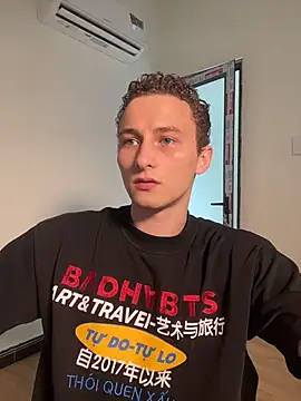 Snapshot of mark_streemm chatting on November 23, 6:35 am mark streemm online show from November 23, 6:35 am