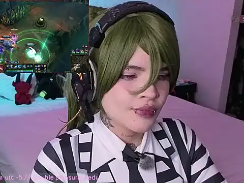 Snapshot of Noxarcane chatting on October 10, 5:39 am Noxarcane online show from October 10, 5:39 am