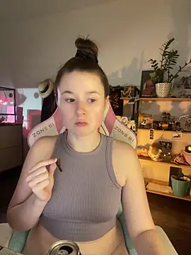sweetest pie online show from May 8, 8:14 pm