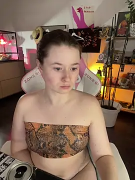 sweetest pie online show from May 26, 7:43 pm