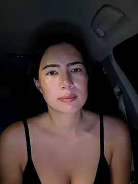 clairewntr online show from December 5, 9:00 pm