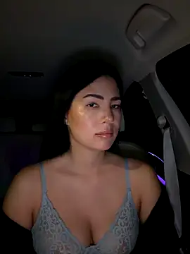 clairewntr online show from December 18, 8:26 pm