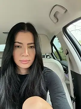 clairewntr online show from April 12, 4:56 pm