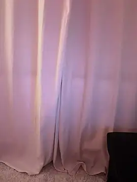 clairewntr online show from April 20, 8:32 pm