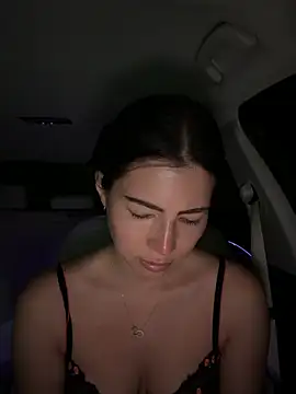 Snapshot of clairewntr chatting on April 23, 8:22 pm clairewntr online show from April 23, 8:22 pm