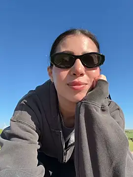 Snapshot of clairewntr chatting on April 25, 3:20 pm clairewntr online show from April 25, 3:20 pm