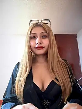  Danna online show from November 29, 1:47 pm