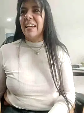 aisha latina online show from April 24, 3:36 pm