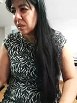 aisha latina online show from April 28, 2:55 pm