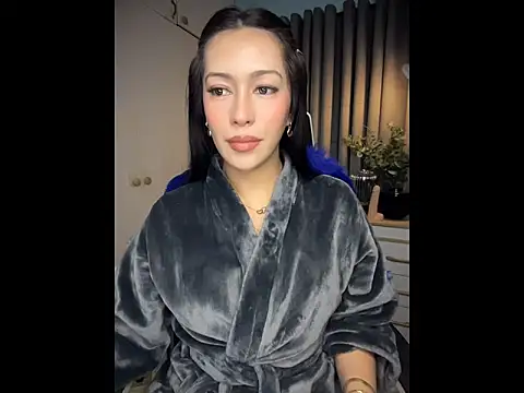 Jasmine Elcock online show from May 8, 5:40 pm