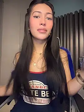 Jasmine Elcock online show from May 13, 7:00 pm