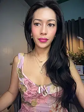 Snapshot of Jasmine_Elcock chatting on June 10, 5:01 pm Jasmine Elcock online show from June 10, 5:01 pm