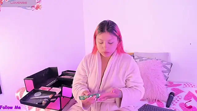 SophieRossi online show from October 1, 12:44 pm