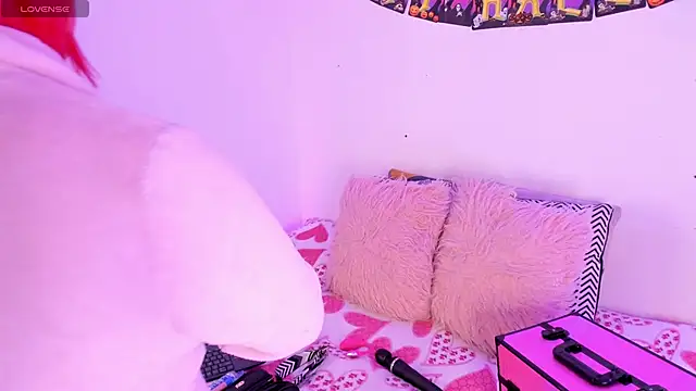 SophieRossi online show from October 8, 1:09 pm