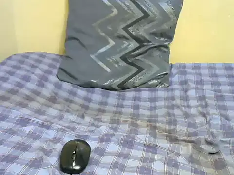 Snapshot of castistee chatting on November 16, 7:41 pm castistee online show from November 16, 7:41 pm