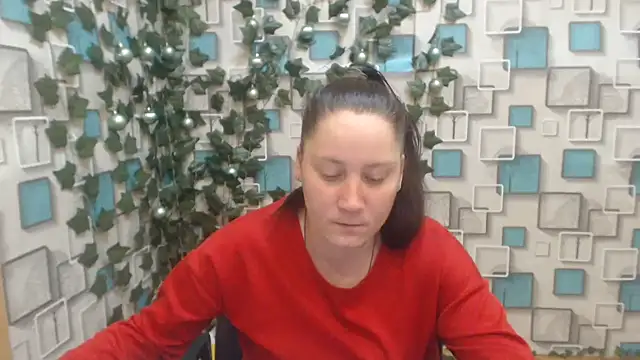 Snapshot of JosieJun_ chatting on February 6, 12:11 am JosieJun online show from February 6, 12:11 am