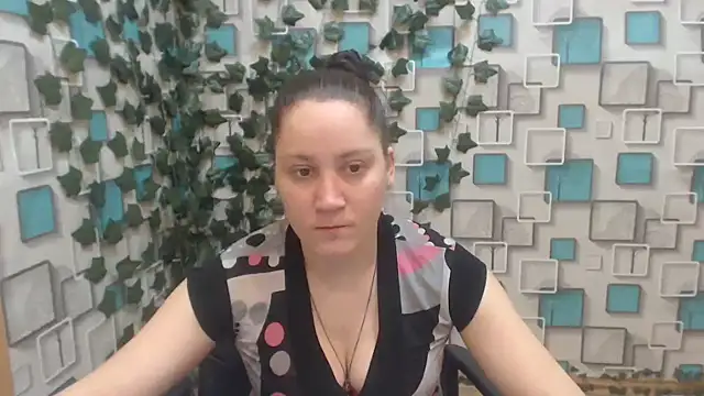 Snapshot of JosieJun_ chatting on February 8, 9:15 pm JosieJun online show from February 8, 9:15 pm
