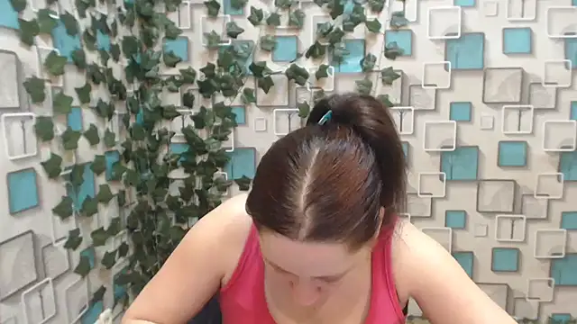 Snapshot of JosieJun_ chatting on February 12, 9:11 pm JosieJun online show from February 12, 9:11 pm