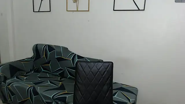 Snapshot of AmazingLuchie chatting on February 17, 5:47 am AmazingLuchie online show from February 17, 5:47 am