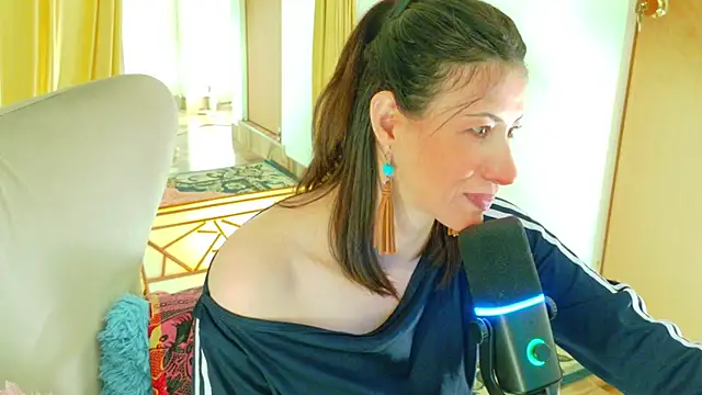 magali 19 online show from April 17, 10:57 pm